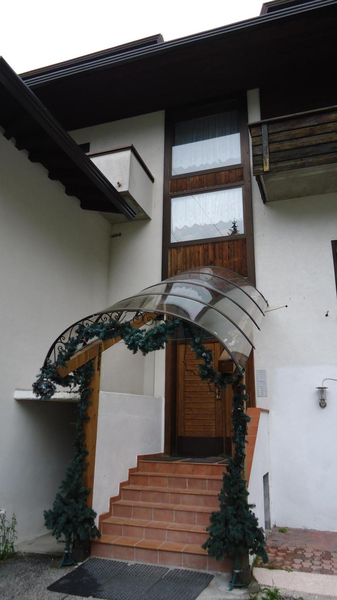 Residence Regina Delle Dolomiti ร็อคคา ปิเอโตเร ภายนอก รูปภาพ