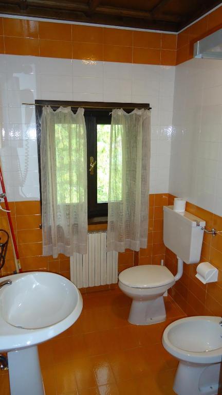 Residence Regina Delle Dolomiti ร็อคคา ปิเอโตเร ภายนอก รูปภาพ