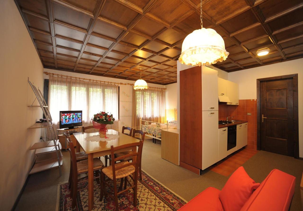 Residence Regina Delle Dolomiti ร็อคคา ปิเอโตเร ภายนอก รูปภาพ