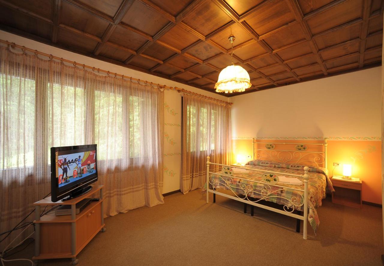 Residence Regina Delle Dolomiti ร็อคคา ปิเอโตเร ภายนอก รูปภาพ